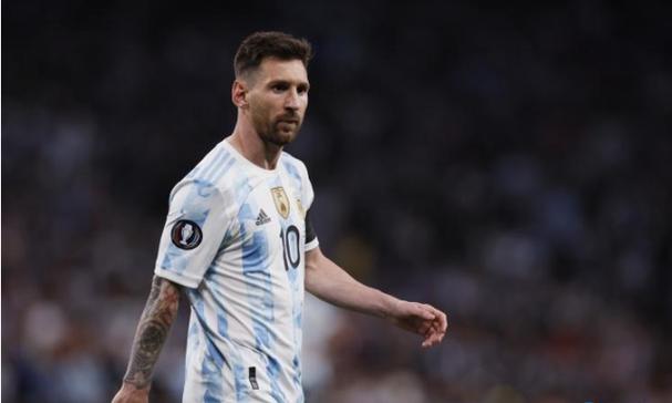 60岁郭富城庆生现场曝光！38岁方媛产后首现身，网友：真羡慕了